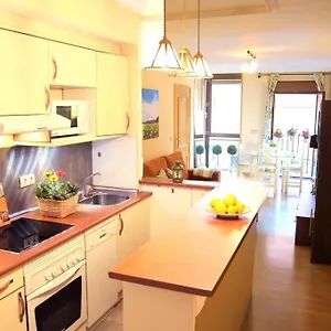 Balcon Con Luz Natural Apartamento Madrid